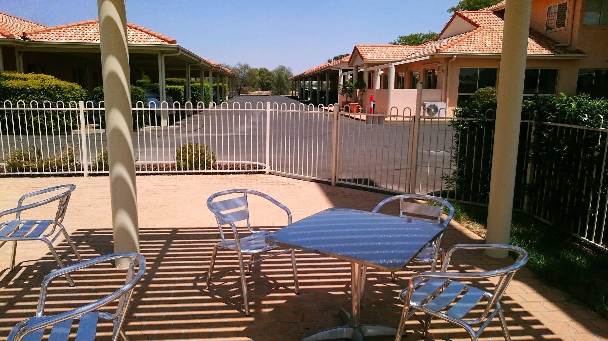 Country Roads Motor Inn Goondiwindi Zewnętrze zdjęcie