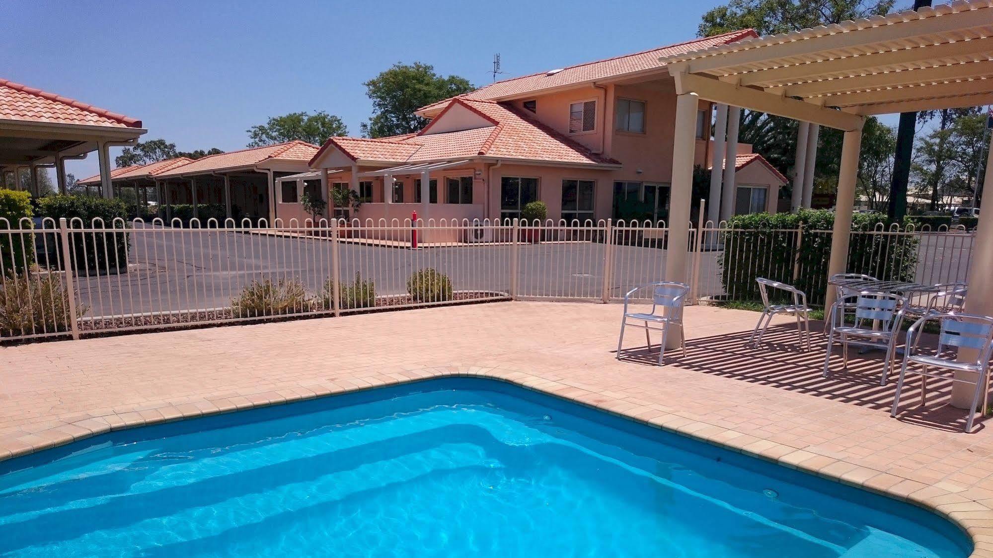 Country Roads Motor Inn Goondiwindi Zewnętrze zdjęcie