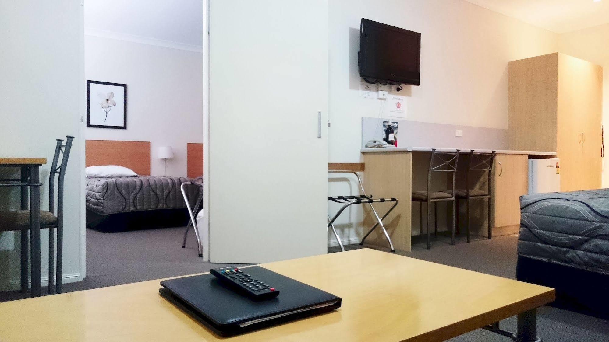 Country Roads Motor Inn Goondiwindi Zewnętrze zdjęcie